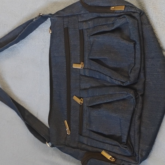 Gold Coast Bundle 🪷 - Picture 13 of 16